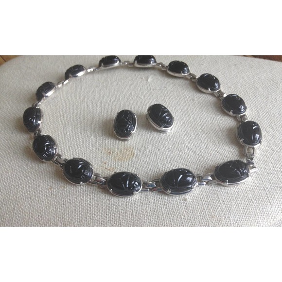 Vintage Black Scarab Choker & Earrings - Picture 2 of 10